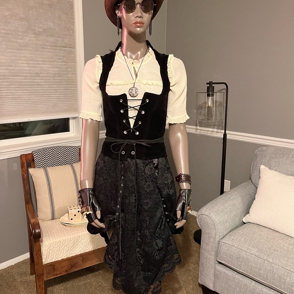 A 12 piece Steampunk Holloween costume